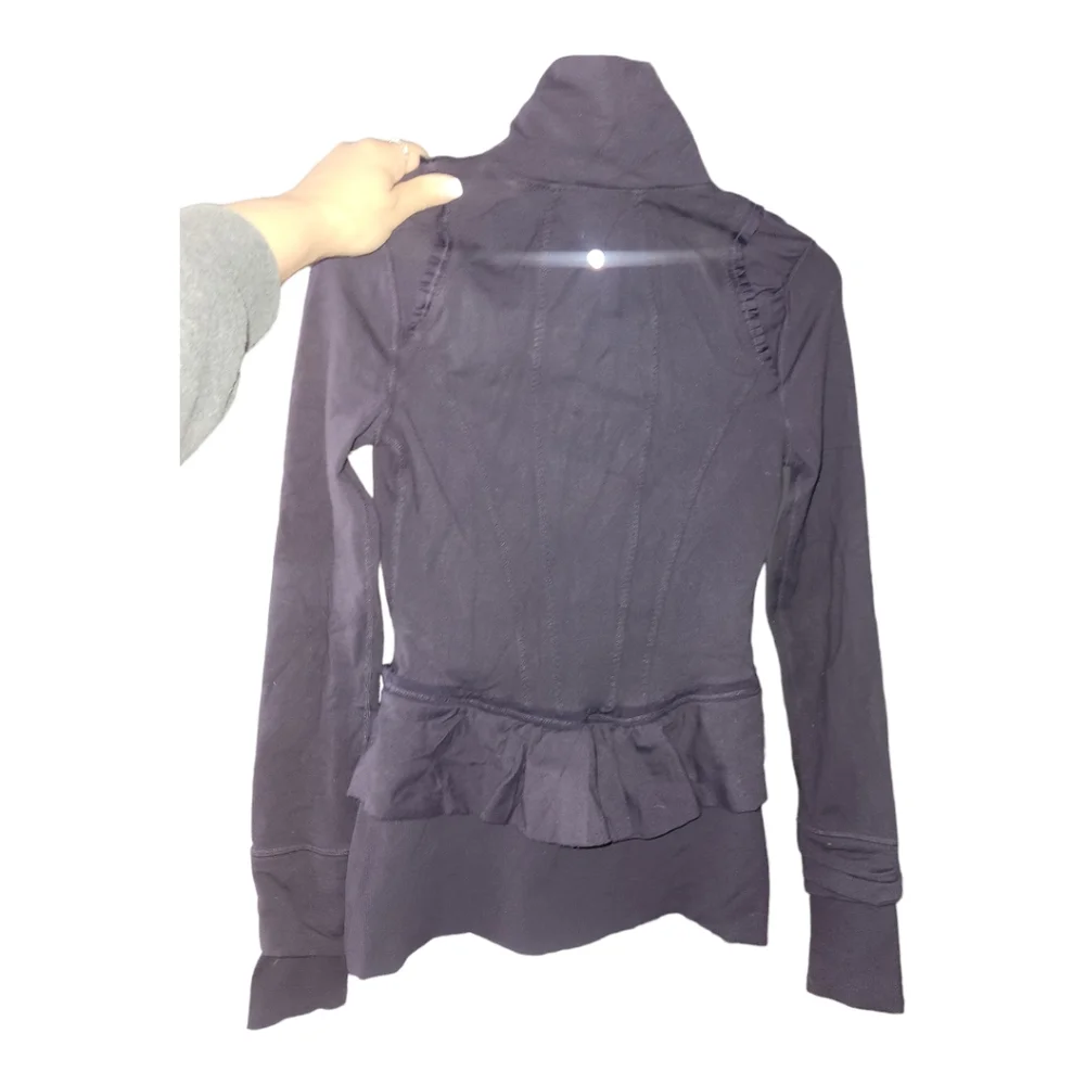 Lululemon size 4‎